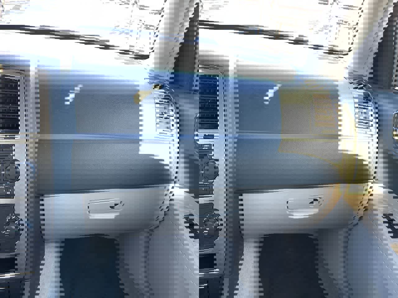 Used 2005 Chrysler 300 Touring image 16