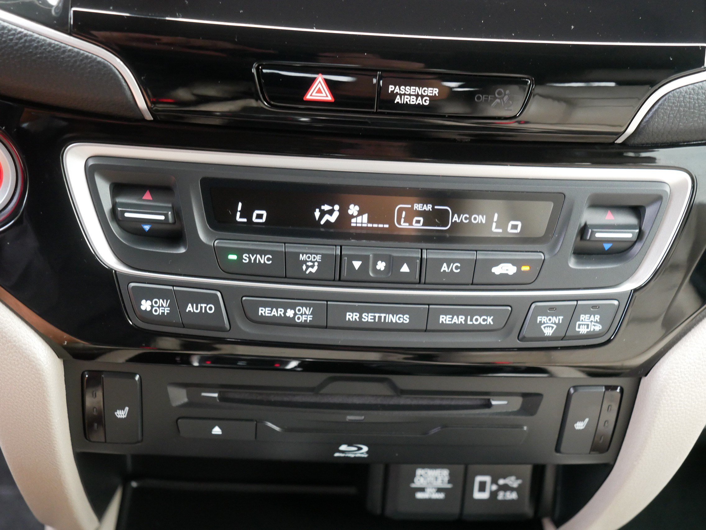 Used 2020 Honda Pilot Touring image 23
