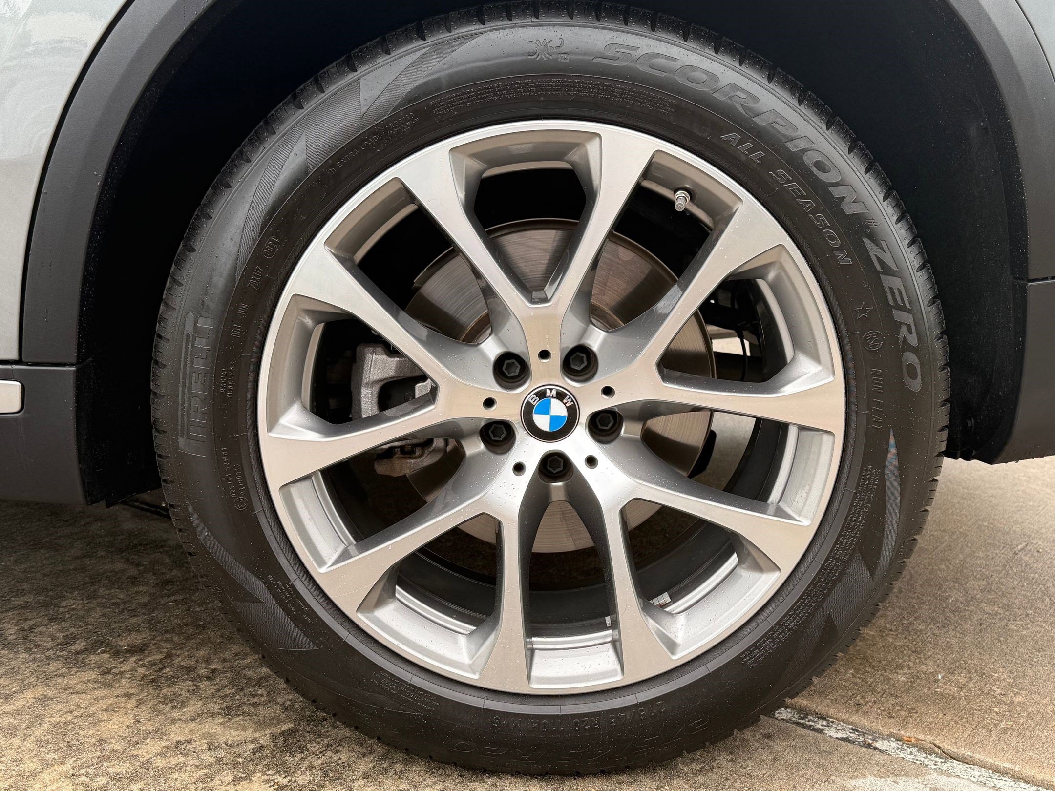 Used 2024 BMW X5 xDrive40i w/ Parking Assistance Package image 11