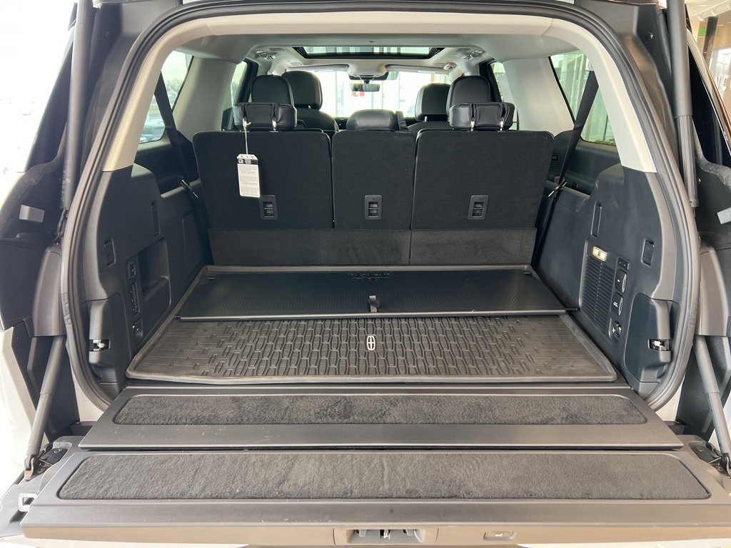 New 2025 Lincoln Navigator L Reserve image 40