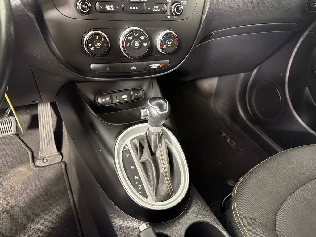 Used 2016 Kia Soul + w/ Designer's Package FWD image 16