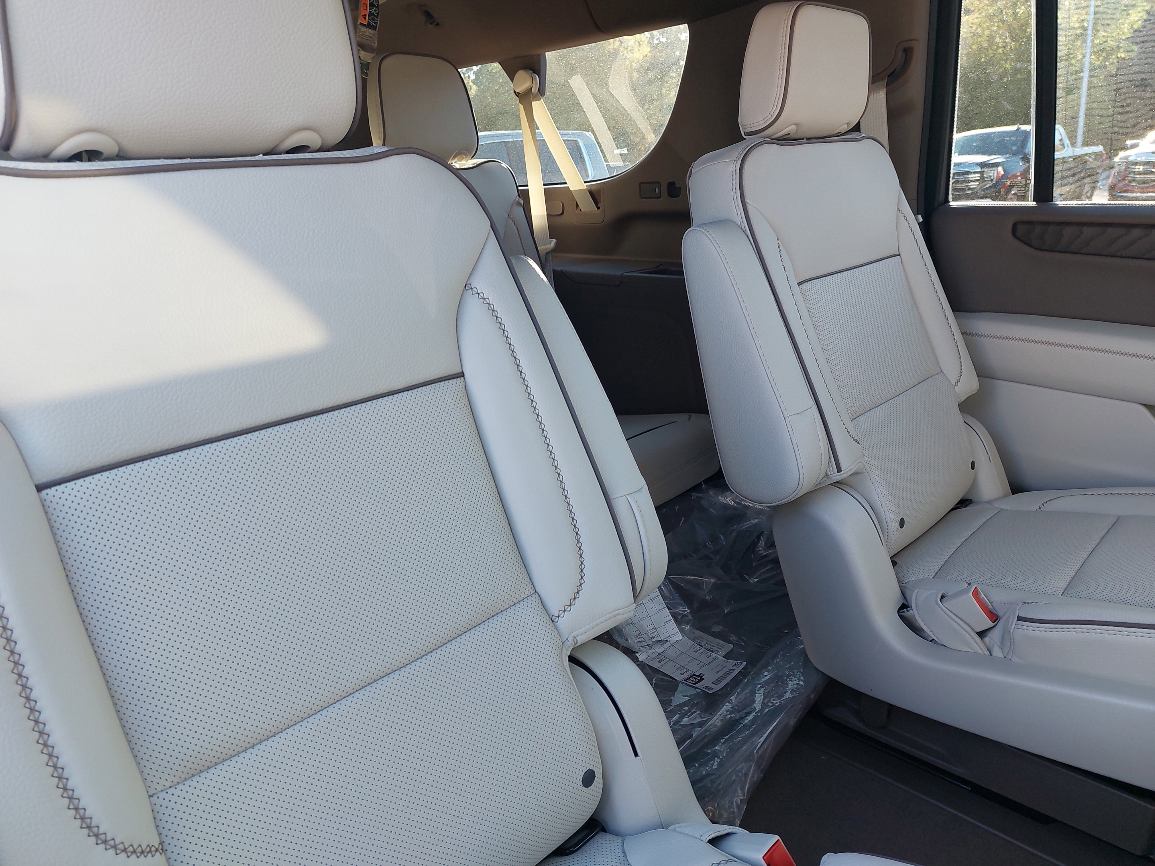 New 2026 GMC Yukon XL Denali w/ Denali Reserve Package image 11