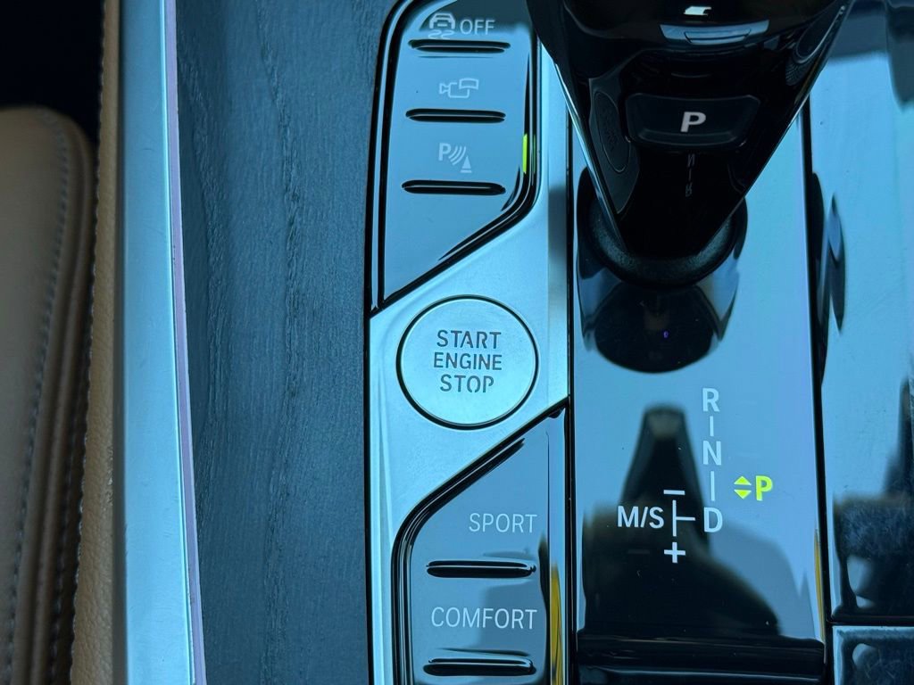 Used 2021 BMW X7 xDrive40i w/ Premium Package image 28