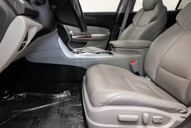Used 2017 Acura TLX w/ Technology Package FWD image 14