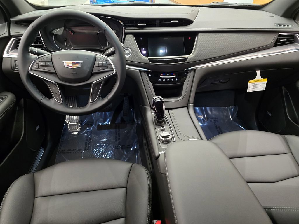 New 2025 Cadillac XT5 Luxury image 18