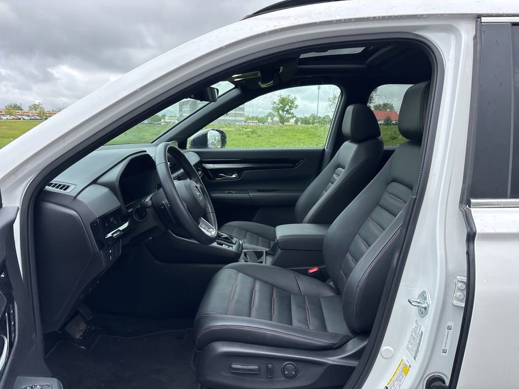Used 2025 Honda CR-V Sport Touring image 18