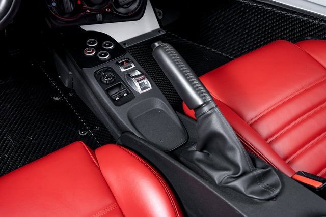 Used 2019 Alfa Romeo 4C Spider RWD image 25