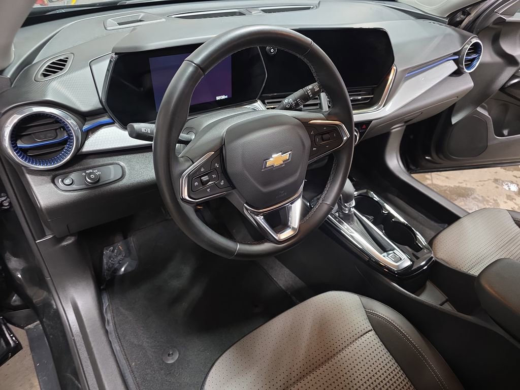 Used 2024 Chevrolet Trax LT w/ Driver Confidence Package image 15