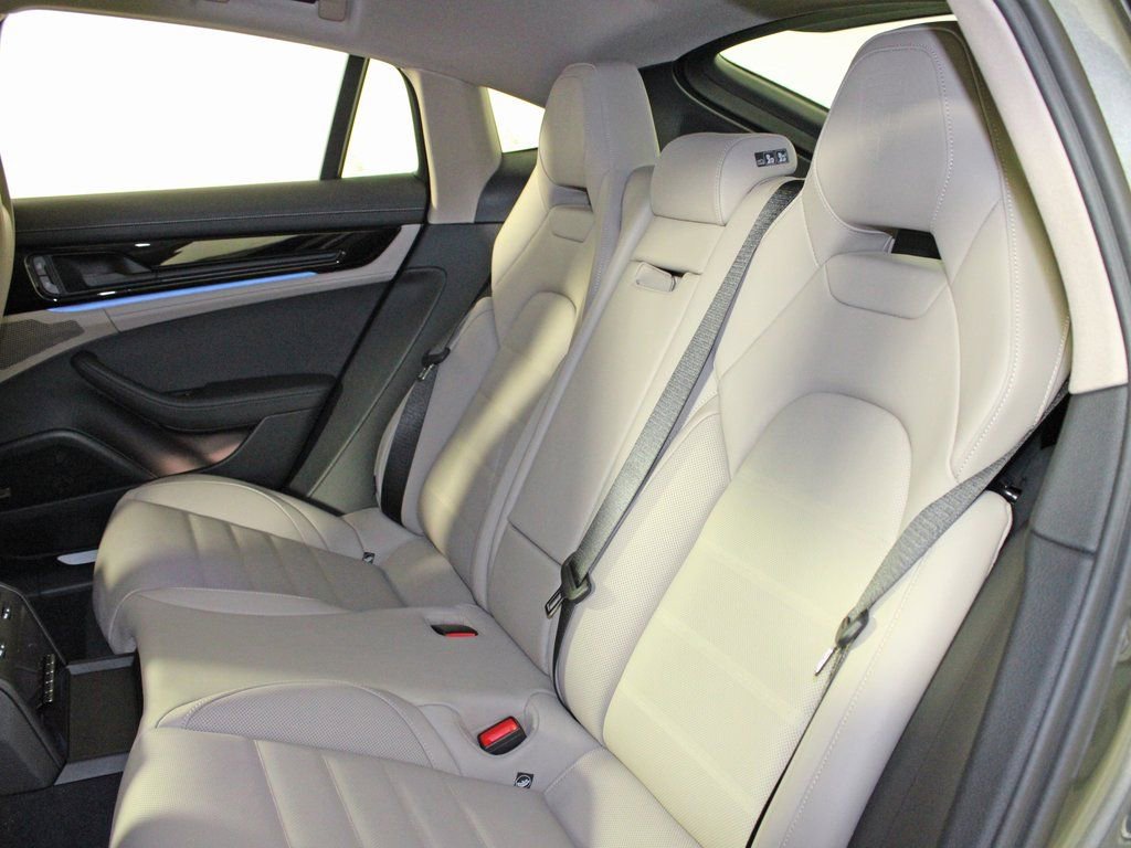 Certified 2026 Porsche Panamera 4 AWD/4WD image 33