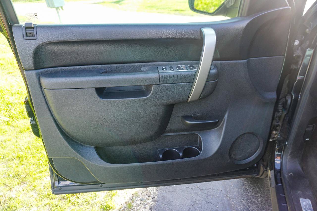 Used 2013 Chevrolet Silverado 1500 LT w/ All-Star Edition AWD/4WD image 24