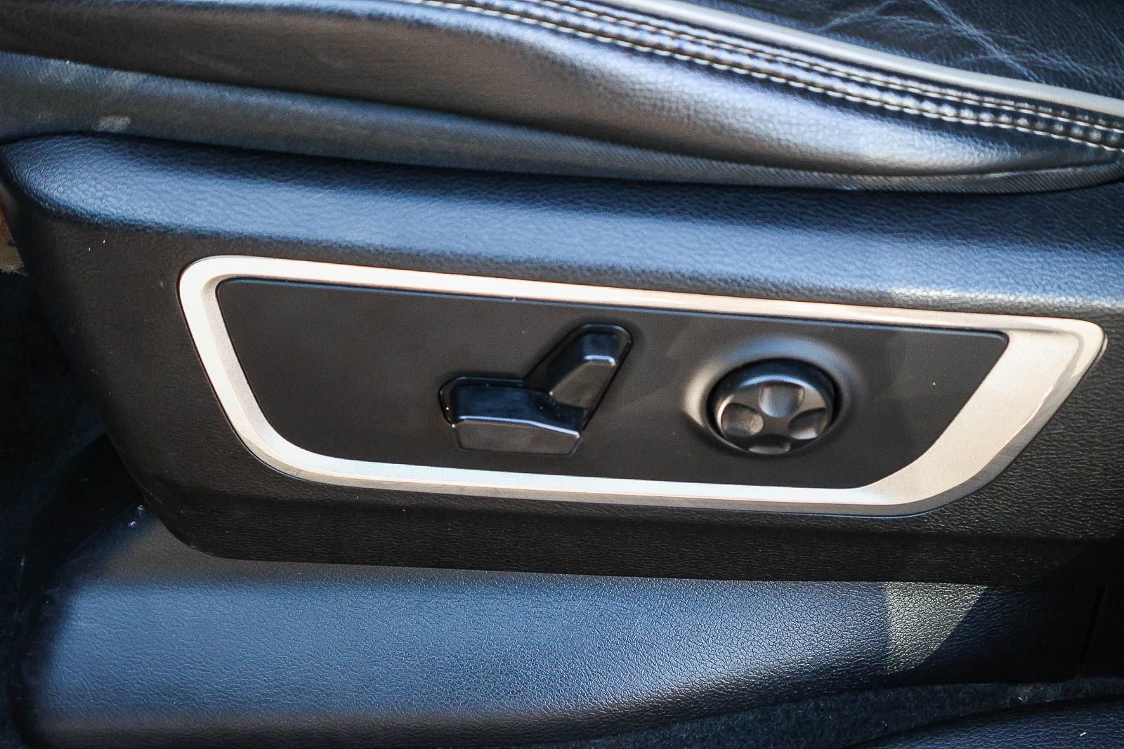 Used 2019 RAM 1500 Laramie image 31