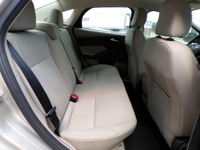Used 2017 Ford Focus SE image 9