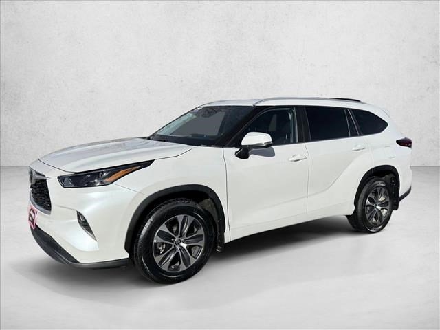 Used 2023 Toyota Highlander XLE
