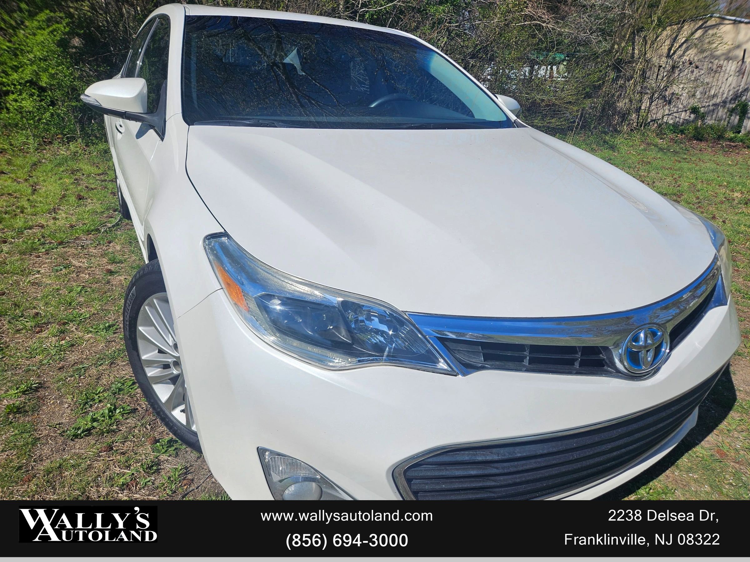 Used 2015 Toyota Avalon Limited FWD image 3