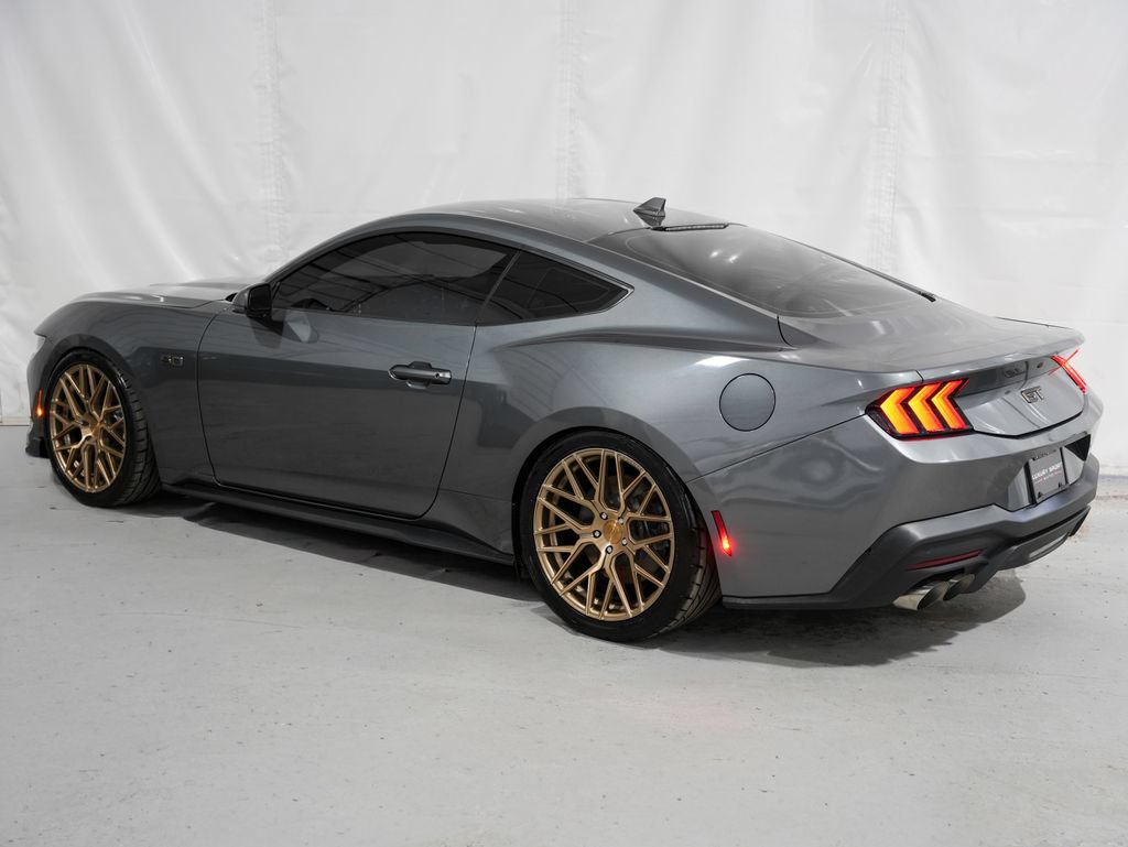 Used 2025 Ford Mustang GT Premium RWD image 3