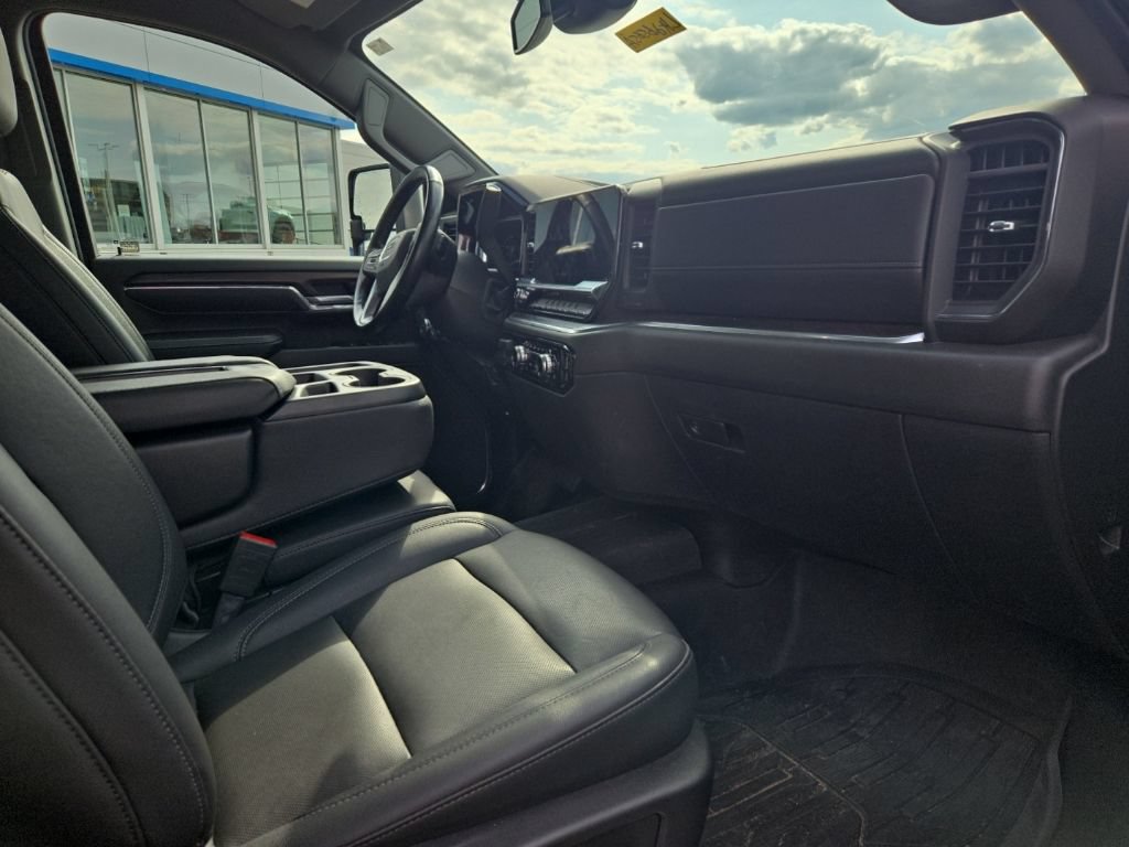 Used 2024 GMC Sierra 3500 SLT AWD/4WD image 16
