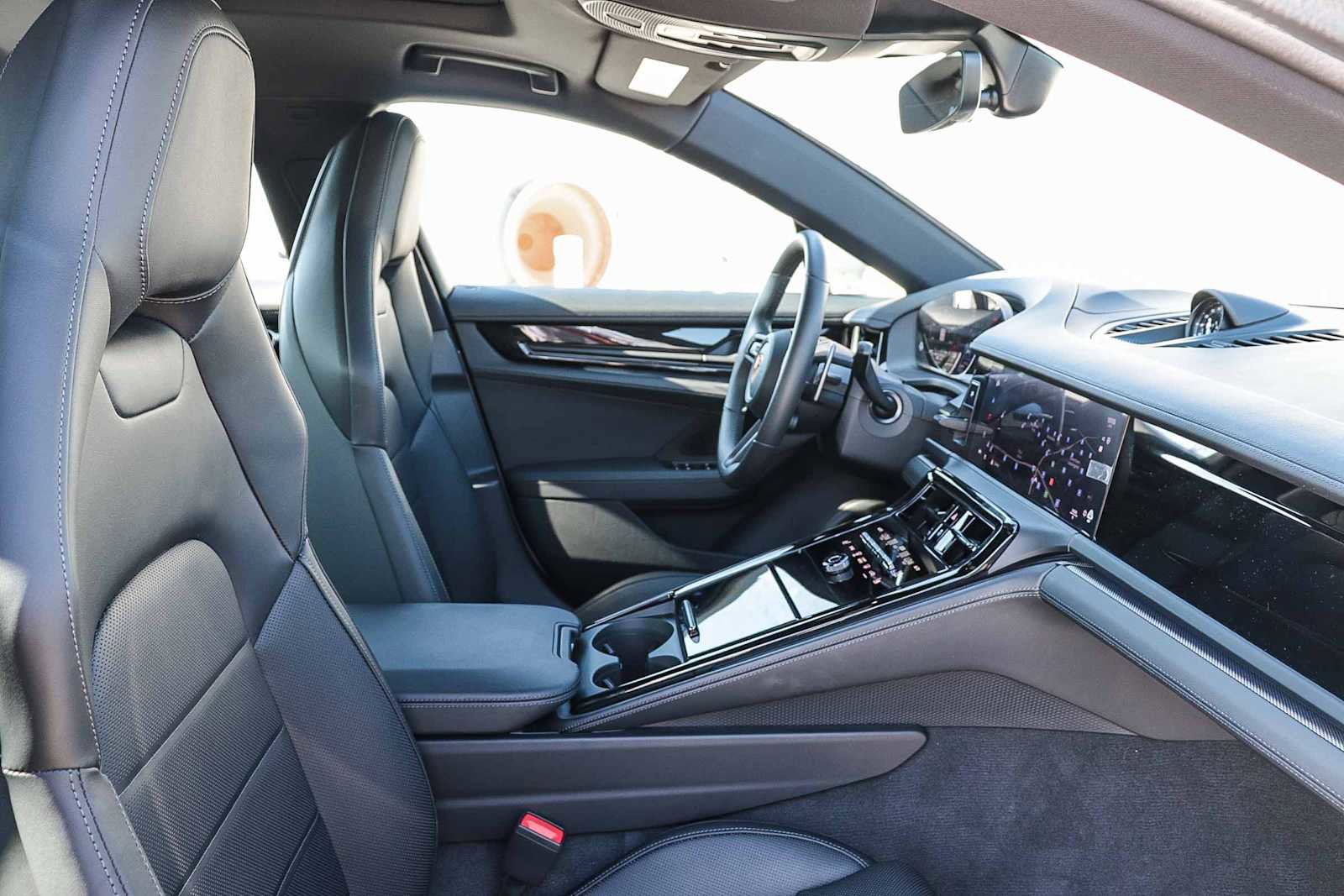 Used 2025 Porsche Panamera 4 image 20