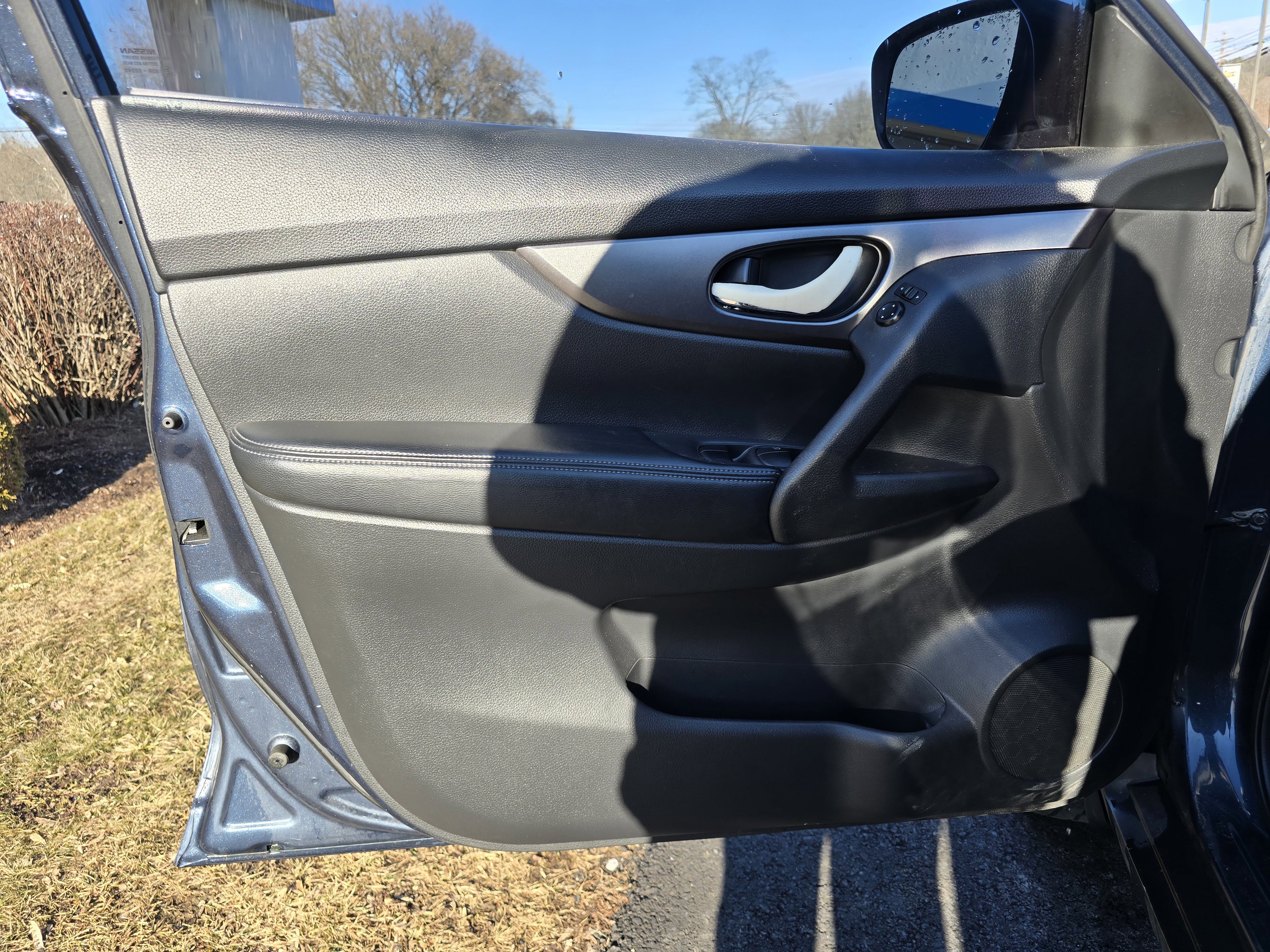 Used 2016 Nissan Rogue S image 15