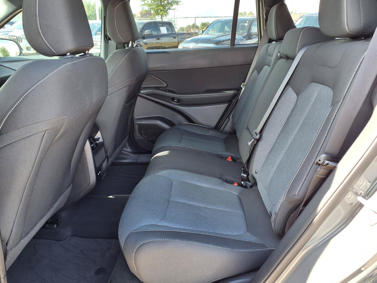 Used 2026 Jeep Cherokee Laredo AWD/4WD image 17