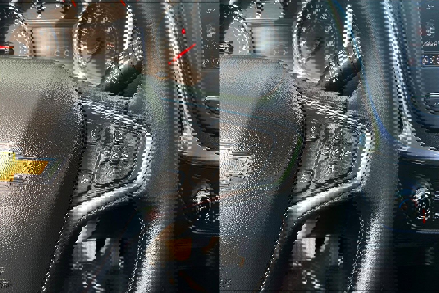 Used 2023 Chevrolet Equinox LT w/ Driver Convenience Package image 24