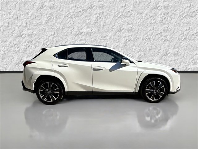 Used 2025 Lexus UX 300h FWD image 2