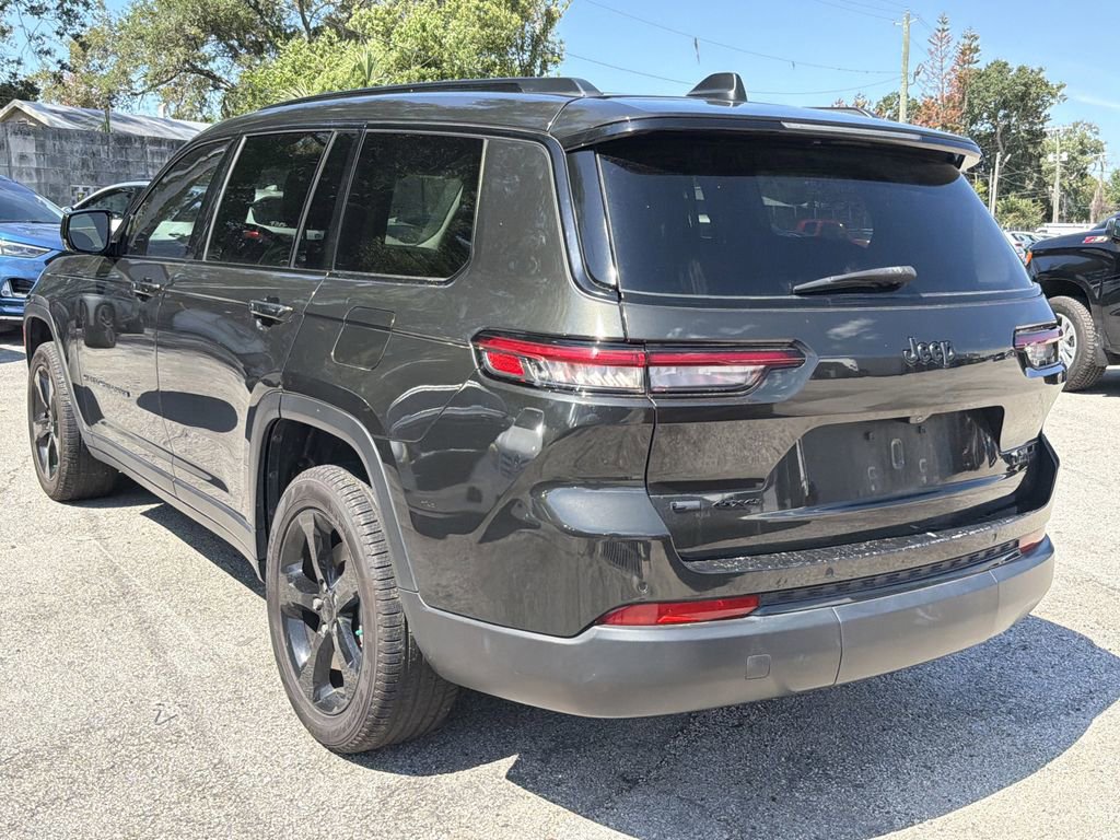 Used 2022 Jeep Grand Cherokee L Limited w/ Black Appearance Package AWD/4WD image 8