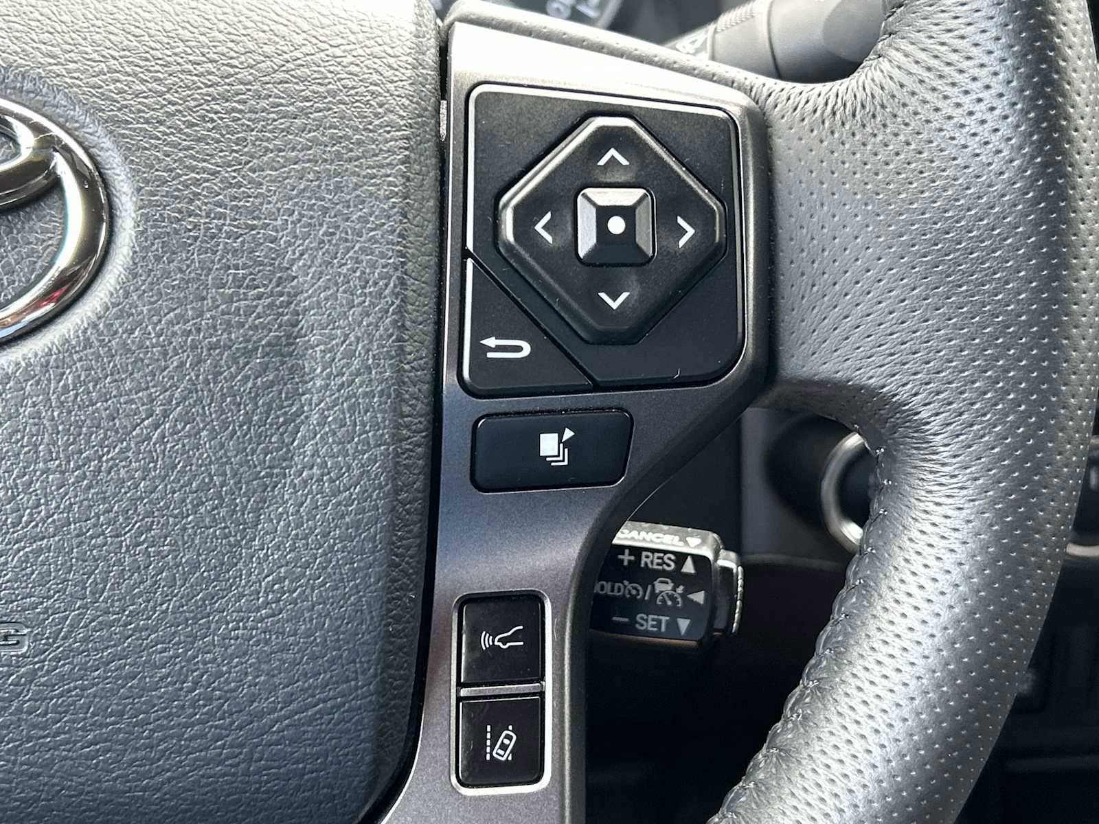 Used 2019 Toyota Tacoma TRD Off-Road AWD/4WD image 16