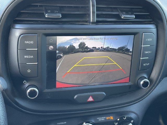 Used 2025 Kia Soul LX w/ LX Technology Package FWD image 17