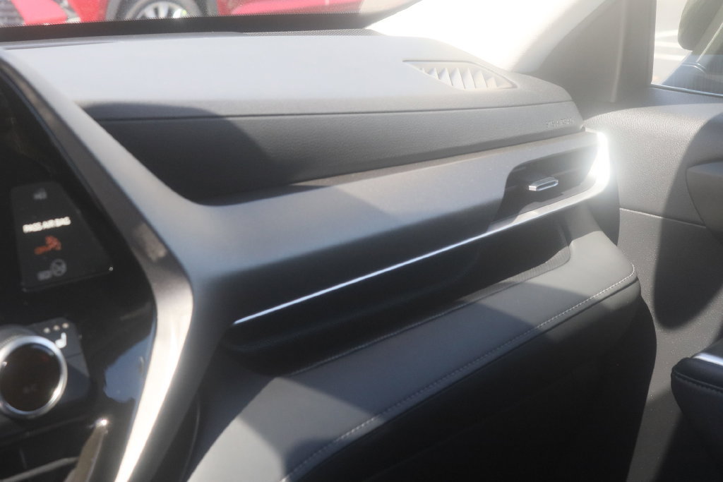 Used 2023 Toyota Highlander XLE AWD/4WD image 15