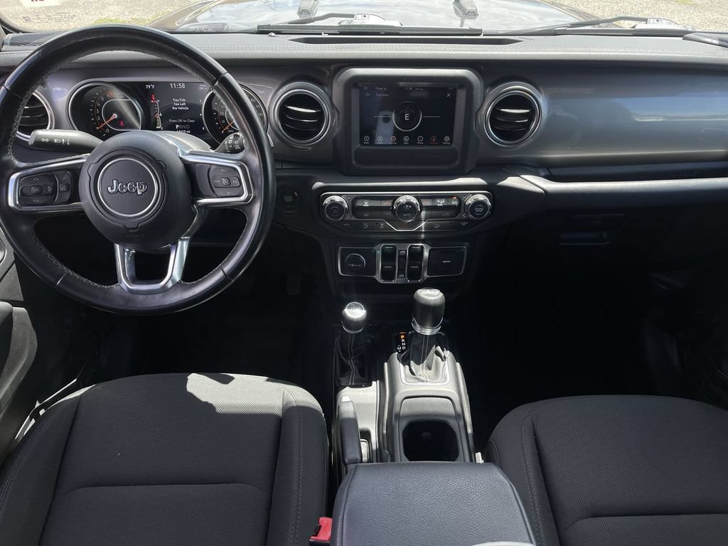 Used 2018 Jeep Wrangler Unlimited Sahara AWD/4WD image 19