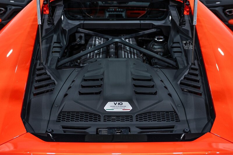 Used 2021 Lamborghini Huracan EVO AWD/4WD image 40