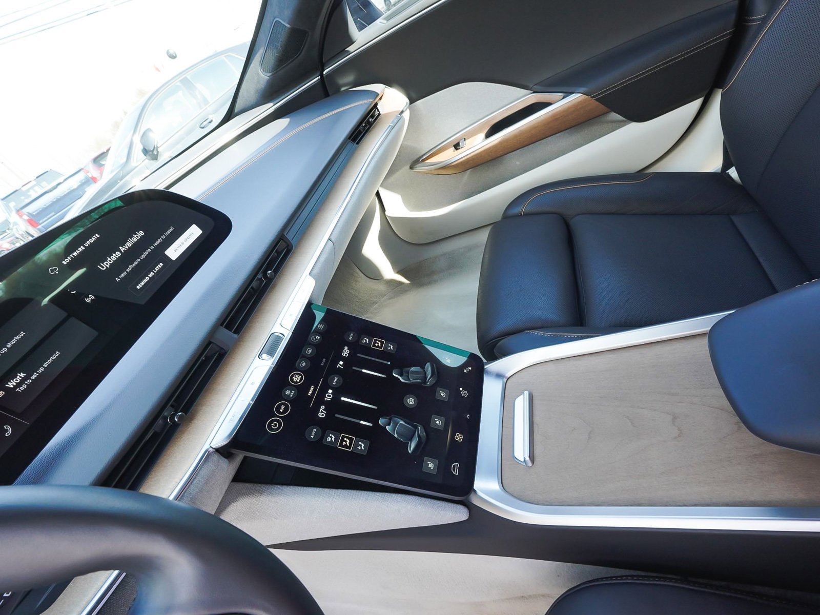 Used 2024 Lucid Air Touring image 25