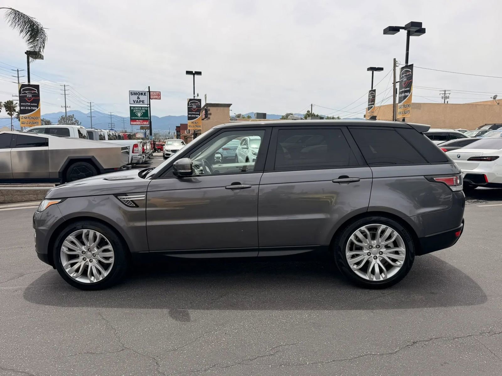 Used 2016 Land Rover Range Rover Sport HSE AWD/4WD image 4