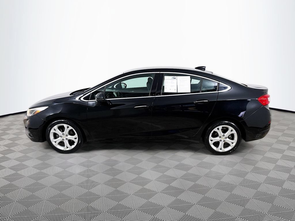 Used 2017 Chevrolet Cruze Premier FWD image 4