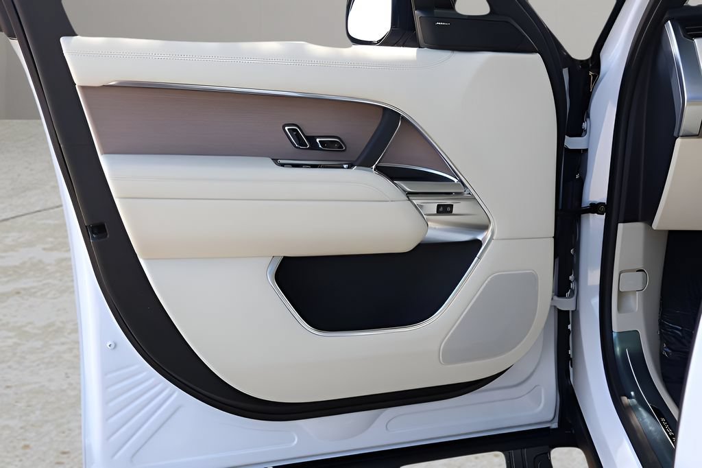 New 2026 Land Rover Range Rover SE AWD/4WD image 9