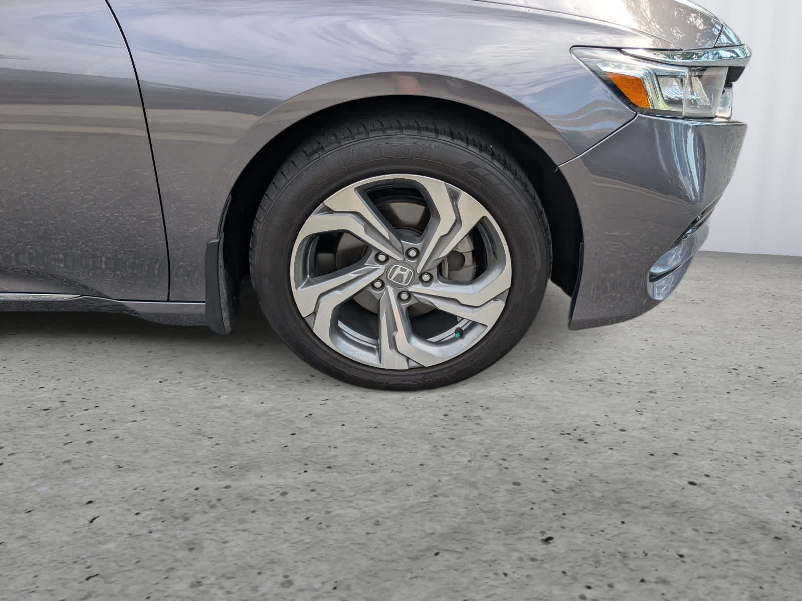 Certified 2018 Honda Accord EX image 9