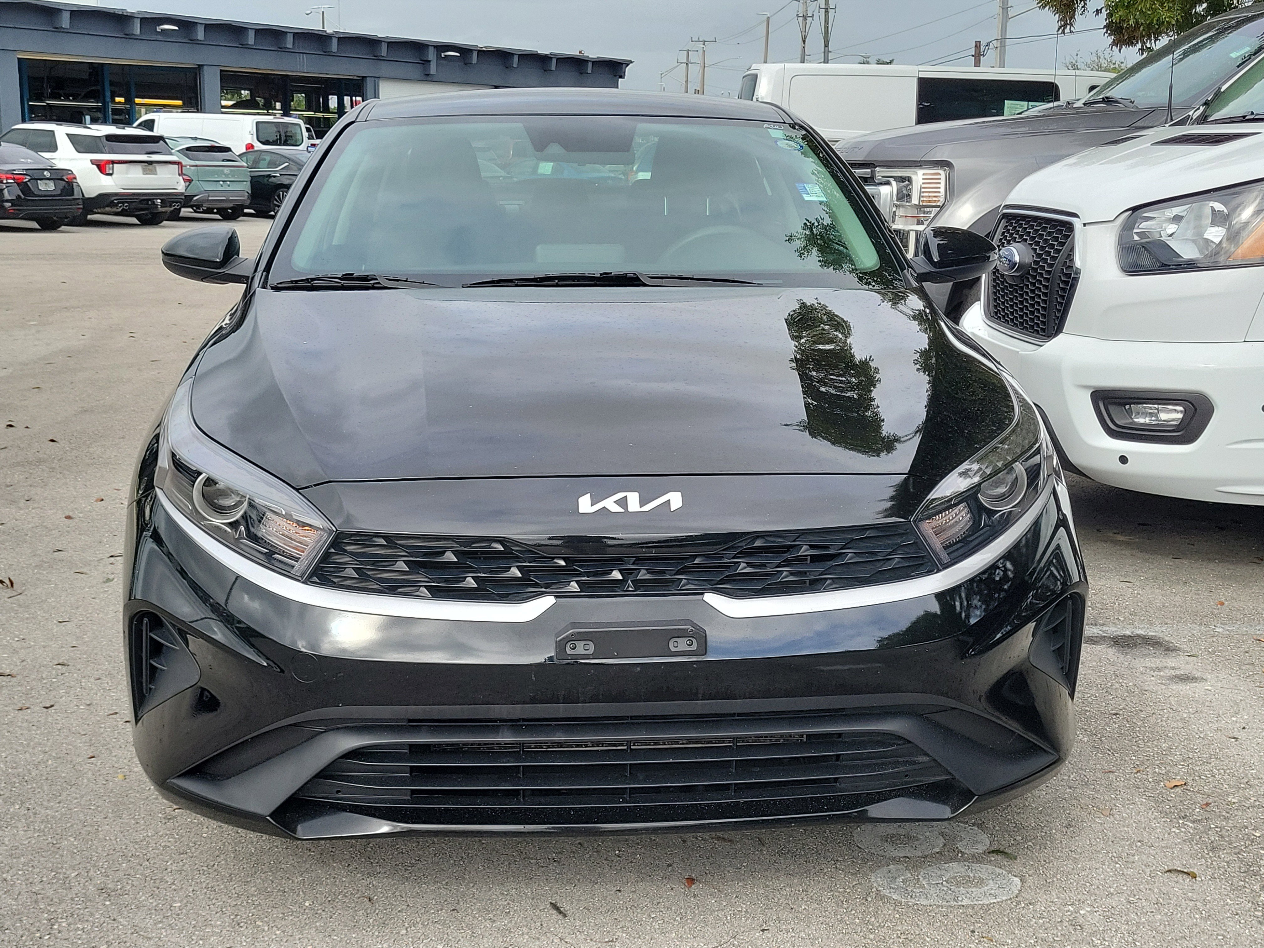 Used 2024 Kia Forte LXS image 2