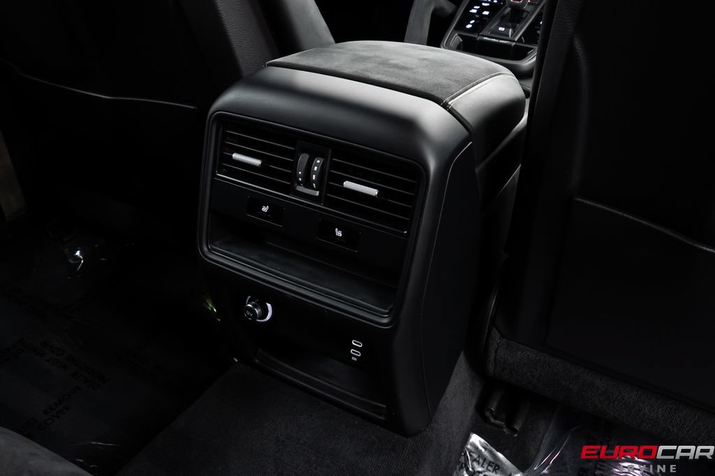 Used 2022 Porsche Cayenne Turbo GT AWD/4WD image 48