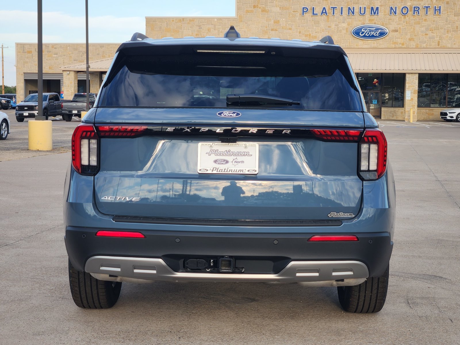 New 2027 Ford Explorer Active w/ Active Comfort Package RWD image 8