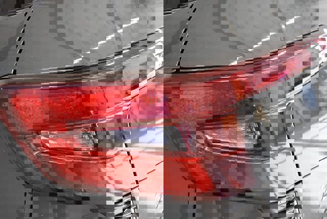 Used 2025 Chevrolet Trax LT FWD image 12