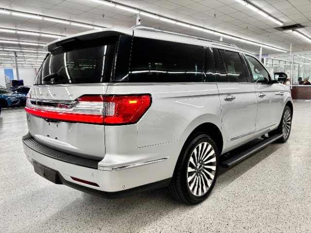 Used 2018 Lincoln Navigator L Reserve w/ Technology Package image 4