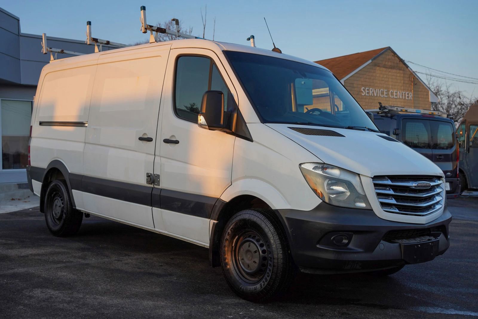 Used 2017 Freightliner Sprinter 2500 w/ Convenience Package RWD image 9