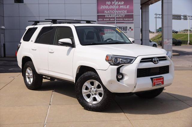 Certified 2022 Toyota 4Runner SR5 Premium w/ Moonroof Package AWD/4WD image 2