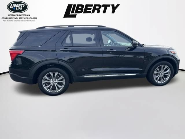Used 2023 Ford Explorer XLT w/ Equipment Group 202A AWD/4WD image 8
