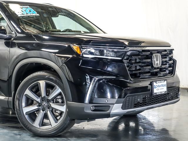 Used 2023 Honda Pilot Touring image 3