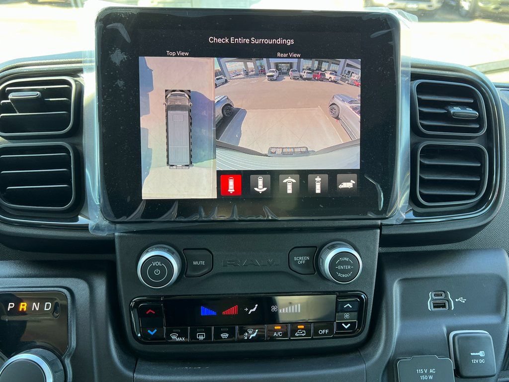 New 2024 RAM ProMaster 3500 w/ Delivery Van Package FWD image 23