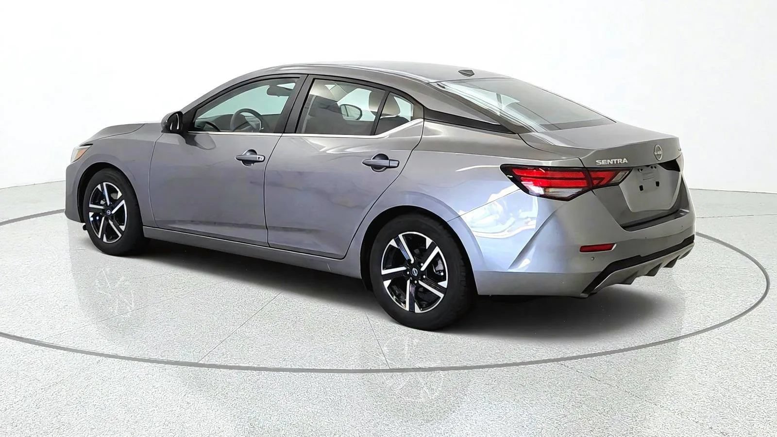 Used 2024 Nissan Sentra SV FWD image 6