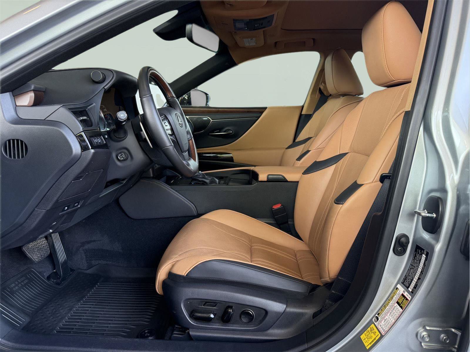 Used 2024 Lexus ES 350 Ultra Luxury w/ Accessory Package (Z2) FWD image 8