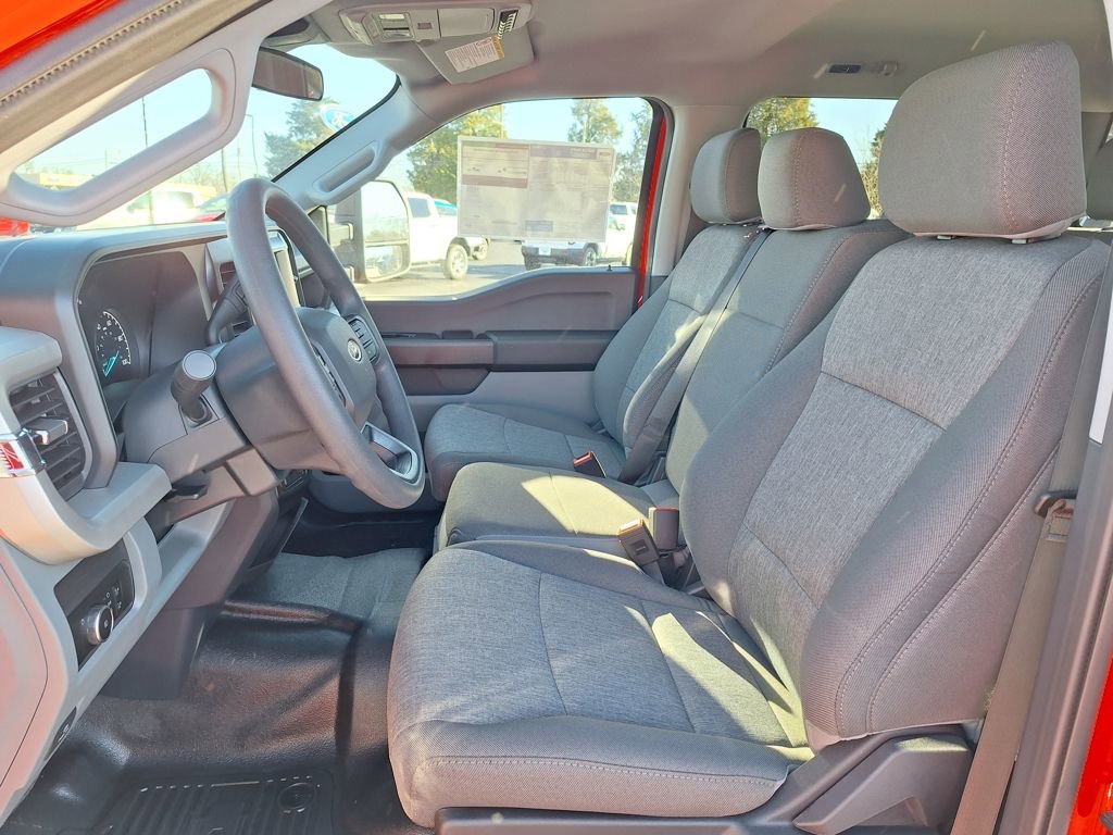 New 2026 Ford F350 XL w/ XL Chrome Package image 4