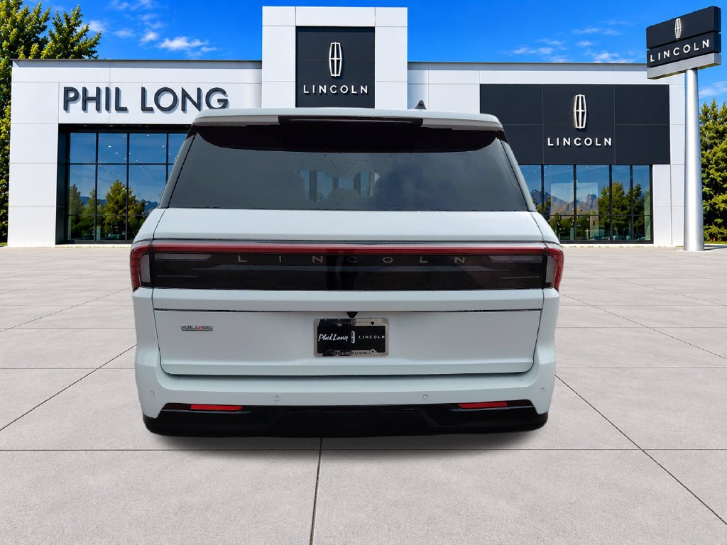 New 2026 Lincoln Navigator L Reserve AWD/4WD image 8